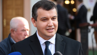 Tomac, după o oră cu liderii PNL: „Plec încrezător”