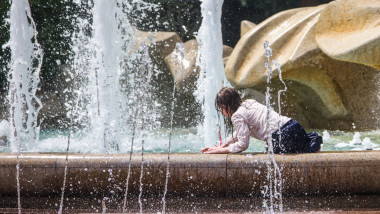 Vremea schiază brusc: caniculă, ploi, apoi căldură – Prognoza pentru două săptămâni