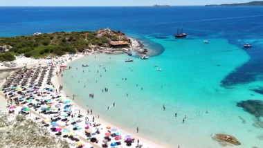 Italia interzice activitățile pe plaja populară pentru turiștii între 10 și 65 de ani