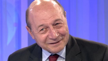 Băsescu: Blocajul politic se rezolvă la toamnă
