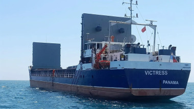 Atac cu dronă rusească: Cargobot în flăcări în Marea Neagră