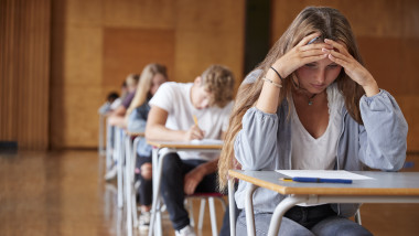 Gestionează stresul înainte de examene: sfaturi de la psihologi pentru elevi