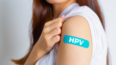 Imunizarea anti-HPV reduce drastic riscul de cancer de col uterin la femeile sub 30 de ani