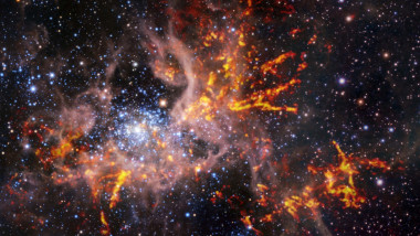 Marea Noră a lui Magellan distruge o galaxie vecină spectaculos.