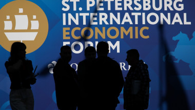 Forumul lui Putin la Davos, umbrit de război și criză economică