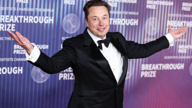 SpaceX pe bursă: averea lui Elon Musk depășește jumătate din populația lumii