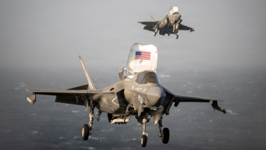 Armata americană doboară drone-kamikaze iraniene spre navele din Strâmtoarea Ormuz