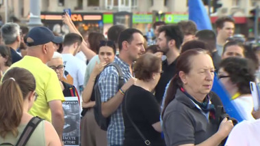 România în stradă: Proteste masive în Piaţa Victoriei împotriva status quo-ului