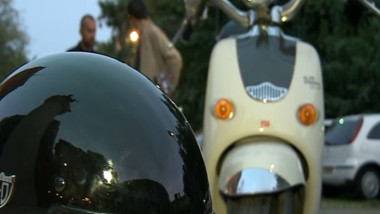 Vespa sărbătorește 80 de ani cu o paradă de mii de scutere în Roma