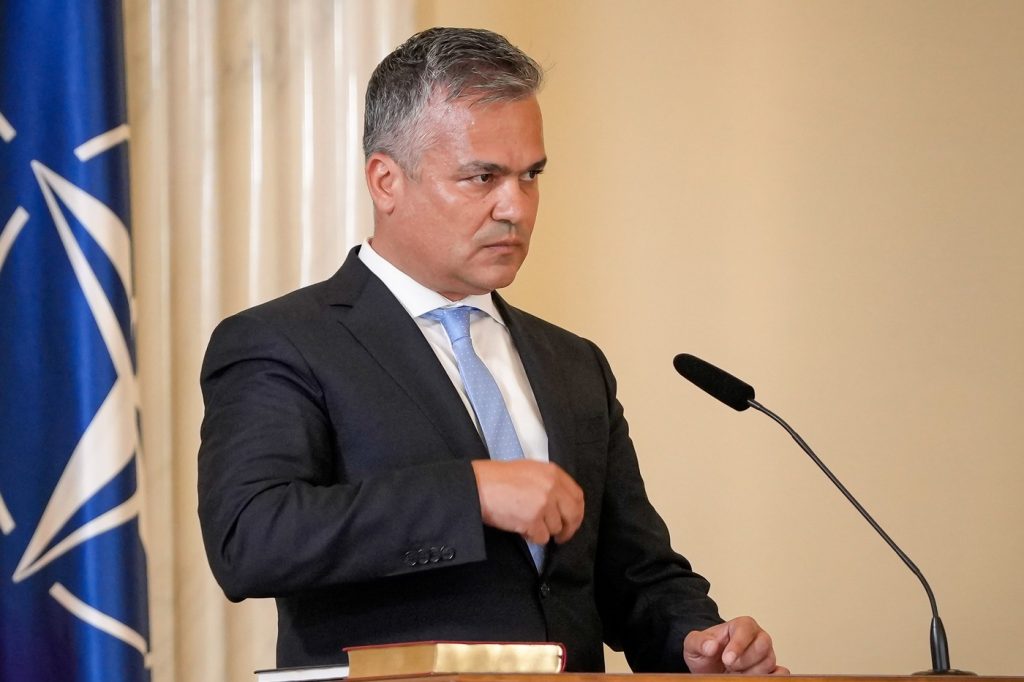 Guvernul Veștea, pe ordinea de zi: Parlamentul votează astăzi învestirea