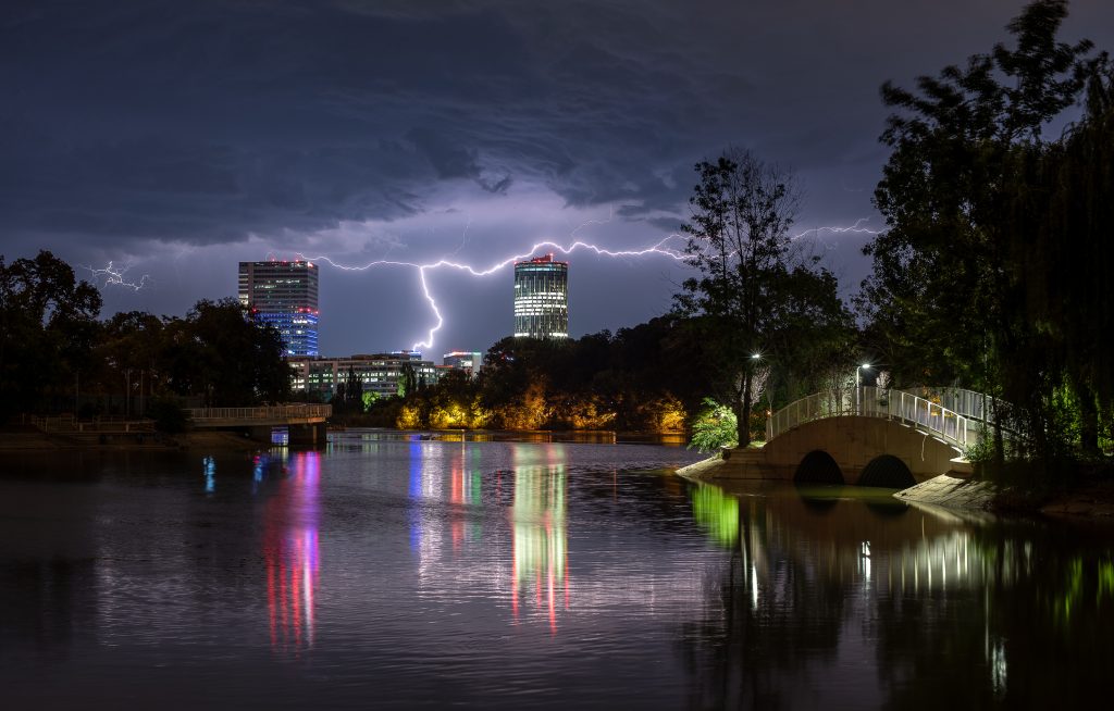 Alertă de vijelii în București: Prognoza meteo actualizată
