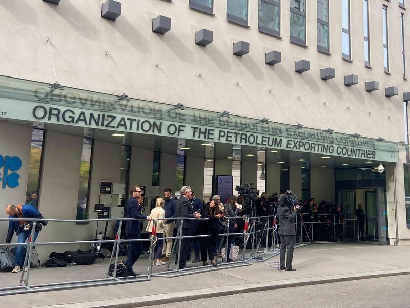 Irakul avertizează că ar putea părăsi OPEC, care se află în prag de colaps