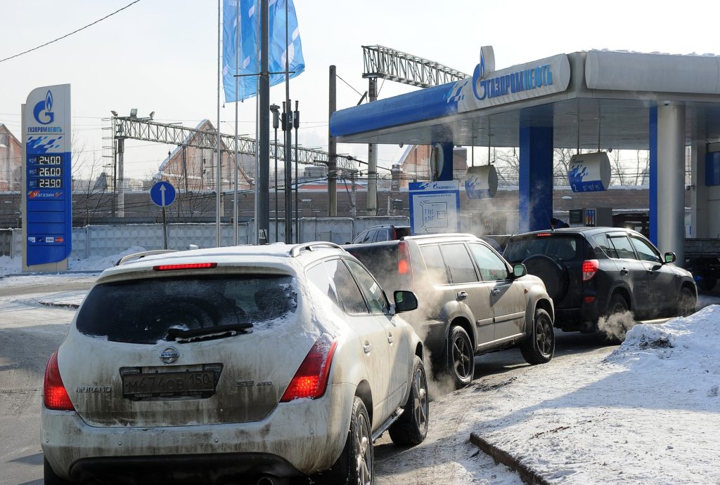Atacurile ucrainene aduc Rusia în criză de carburanți până în Siberia