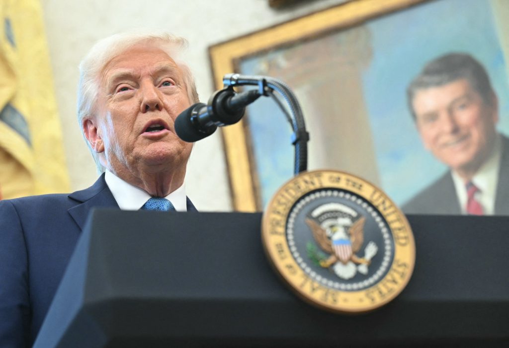 Trump avertizează UE: taxe vamale de 100% dacă discriminează companiile americane