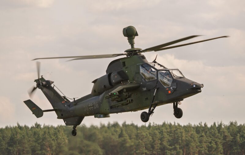 Elicopter al Marinei Regale se prăbușește în sud-vestul Marii Britanii