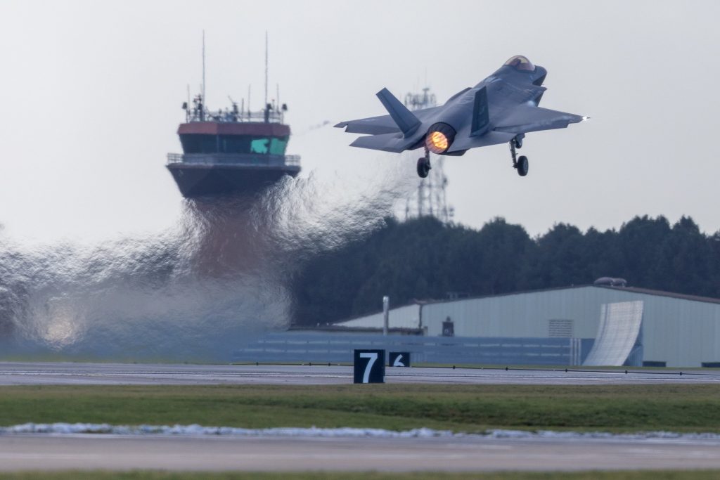 SUA aprobă vânzarea a peste 700 milioane dolari în avioane de vânătoare către Turcia