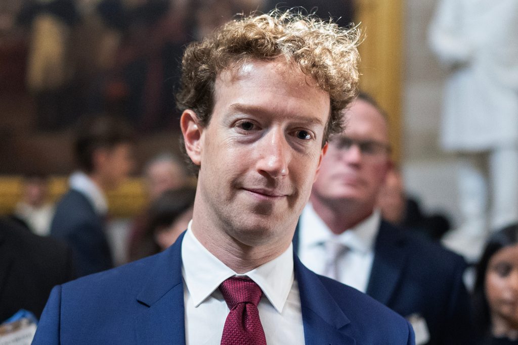 Zuckerberg și CEO-ul Google, ajutați de Casa Albă, ocolesc audierea în Senat