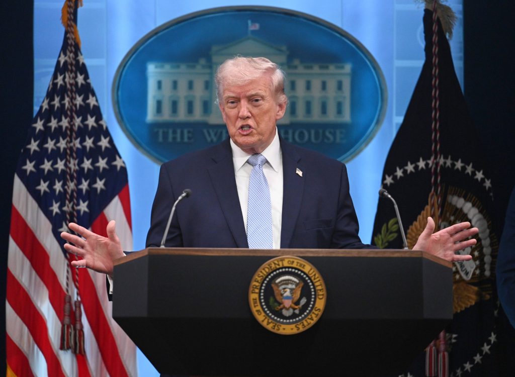 Iranul ripostează după amenințările lui Trump privind Strâmtoarea Ormuz