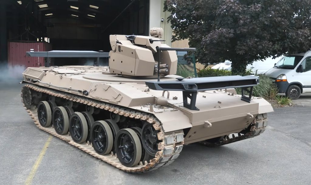 Tanc francez vechi de 30 de ani, transformat în robot autonom