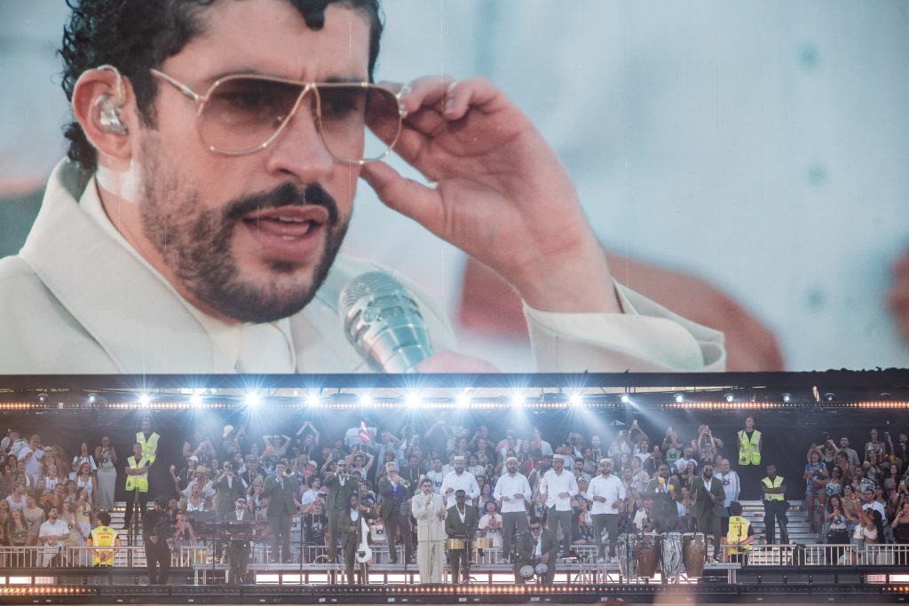 Haos la un concert Bad Bunny de la Milano după ce o furtună a început să lovească cu grindină de mari dimensiuni. 80.000 de oameni au fost evacuați
