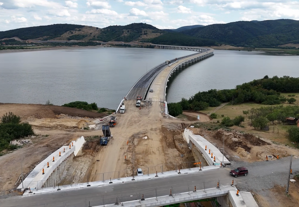 După 23 de ani, Autostrada Transilvania, în sfârșit finalizată, mai puțin pe un tronson / „Marea surpriză din decembrie 2026?”