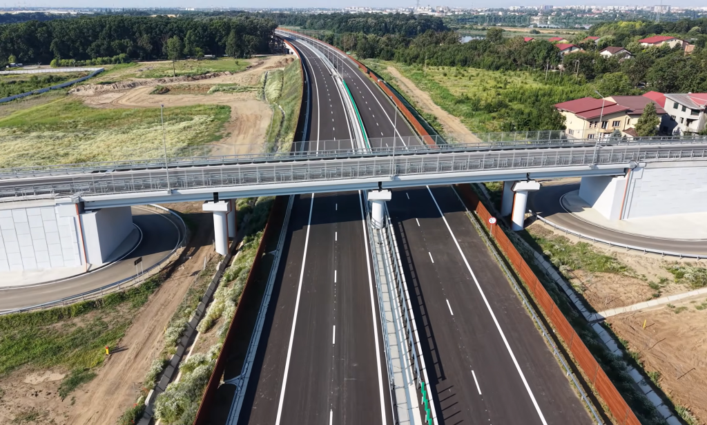 Trei autostrăzi gata, dar închise pentru trafic: ce se întâmplă?
