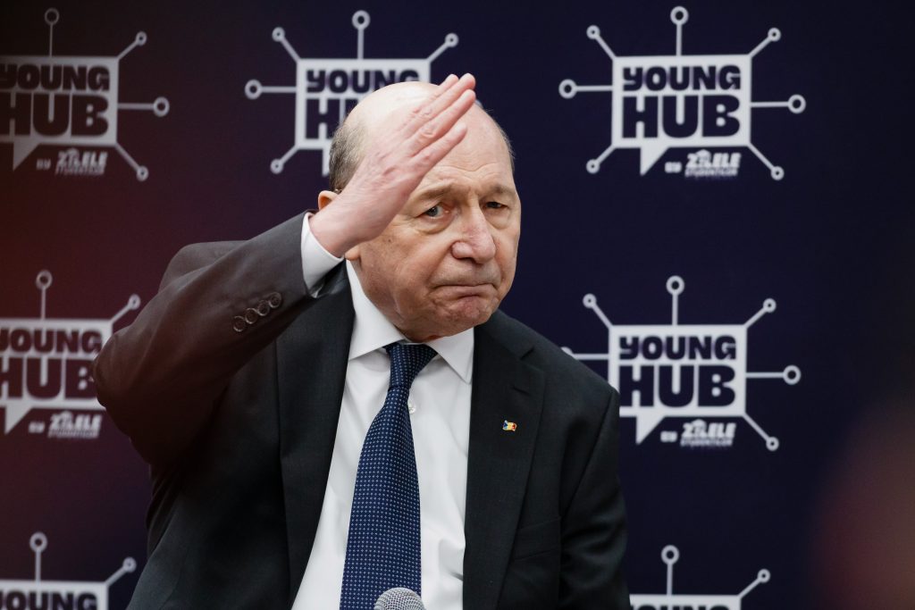 Traian Băsescu are o soluție pentru depășirea crizei politice și îl acuză pe Nicușor Dan că este „în afara Constituției”