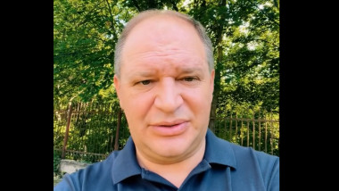 Primarul Chişinăului lansează moțiune de cenzură împotriva guvernului.