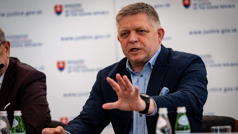Robert Fico se opune suspendării Spaniei din Schengen şi oferă ajutor pentru controalele la frontieră