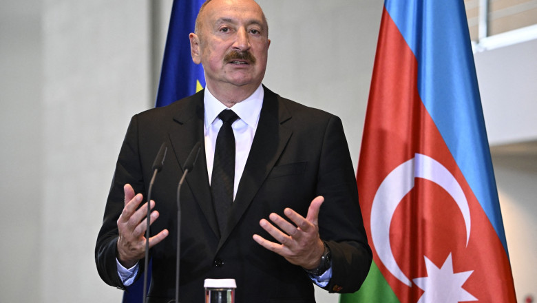 Foști demnitari germani și ruși se întâlnesc în secret în Azerbaidjan