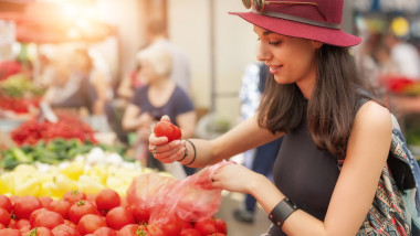 70.000 de români ajung anual la spital din cauza alimentelor alterate