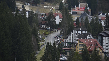 Trafic alternativ pe drumul spre Poiana Brașov după prăbușirea zidului de susținere