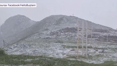 Grindină pe Vârful Omu, temperaturi sub 0 grade. Recomandări pentru turiști