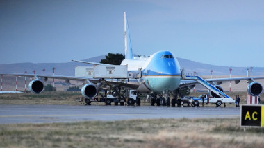 Trump surprinde la summitul NATO: de ce a ales vechiul Air Force One
