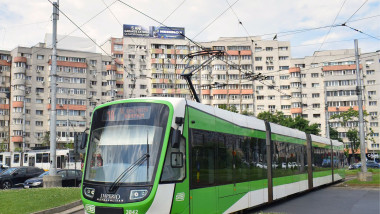 Tramvaiele liniei 10 blocate după deraierea unui vagon pe Şoseaua Olteniţei