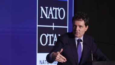 Nicușor Dan: România respectă angajamentele NATO cu 3,7% din PIB pentru apărare