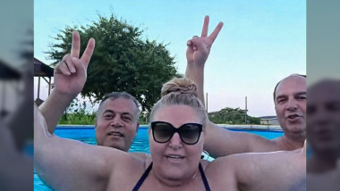 Șoșoacă, din piscină, mesaj plin de dezinformări: „România are 60% din toată apa din Uniunea Europeană”