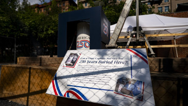 Capsula timpului din Philadelphia, deschisă în 2276, ascunde secrete.