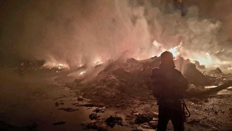 Incendiu în curtea depozitului de plastic din Giurgiu, RO-ALERT trimis