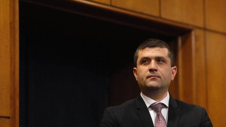 Miruţă răspunde la acuzațiile false și dezminte costul vacanței sale.