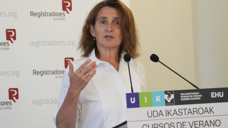 Comisara UE responsabilă de tranziția curată atacă dur politicienii care neagă schimbările climatice: „Îi…