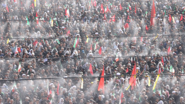 Mii de iranieni participă la a doua zi de funeralii pentru Ali Khamenei