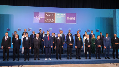 Turcia: Erdogan dăruiește arme și muniție liderilor NATO la summitul de la Ankara