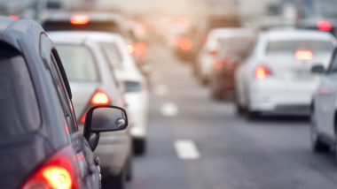 UE: Mașinile ar putea limita viteza automat pentru siguranță