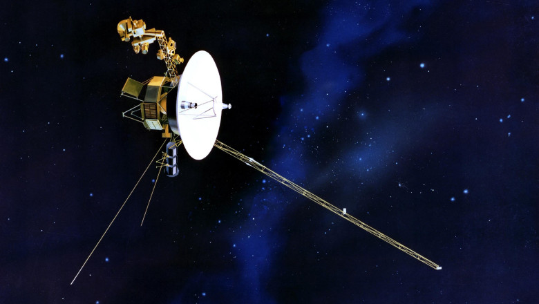 Voyager 1: aproape 50 de ani de zbor, încă fără o zi-lumină—când va ajunge?