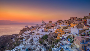 Turismul în scădere pe insula Santorini: sosiri străine în picaj