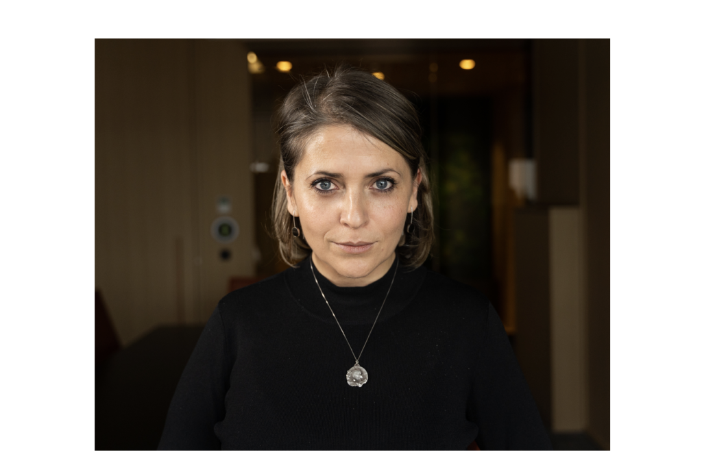 Studiu Deloitte: aproximativ 80% dintre tinerii români spun că nu își permit o locuință proprie. Costul vieții de zi cu zi rămâne principala preocupare, urmat de instabilitatea politică și de corupție