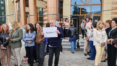 Sindicaliștii din Finanțe ies în stradă: noi proteste față de legea salarizării