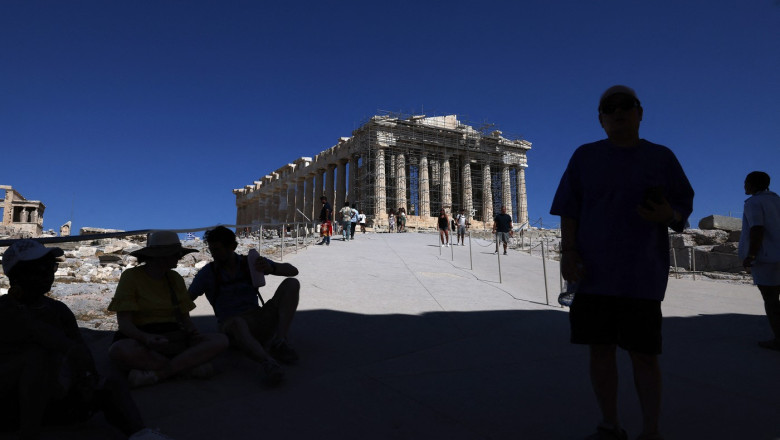 Atena: doi turiști înjunghiați lângă Acropole, incident șocant