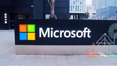 Microsoft concediază sute într-un nou plan de reducere a costurilor